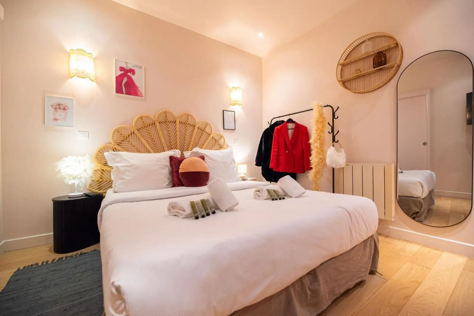 Vivez Le Paris D'Emily In Paris Apartment France